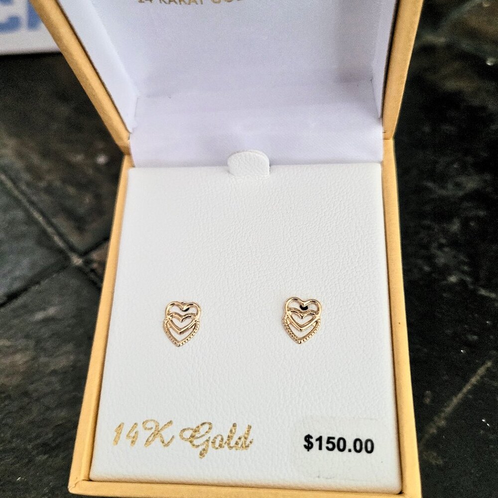 Everlasting Gold 14k Gold Heart Stud Earrings